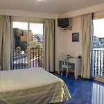 Blue Moon Hotel 3*
