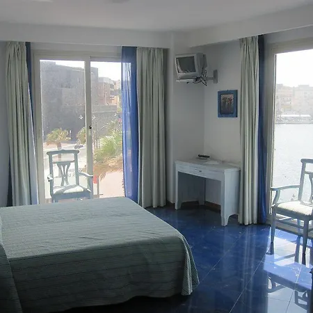 Blue Moon Hotel 3*