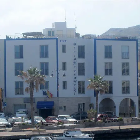 Blue Moon Hotel 3*
