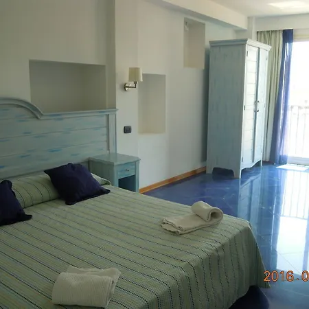 Blue Moon Hotel 3*