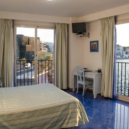 Blue Moon Hotel 3*