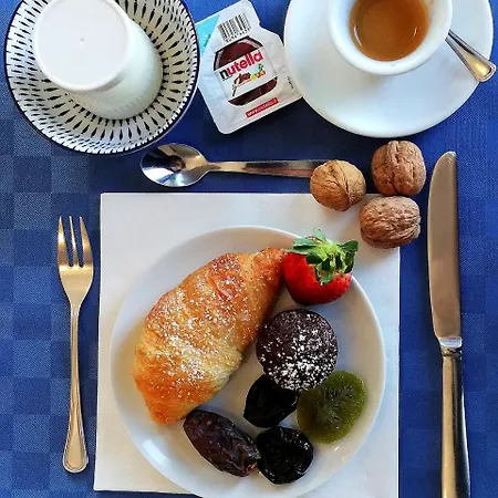 Blue Moon Hotel 3*