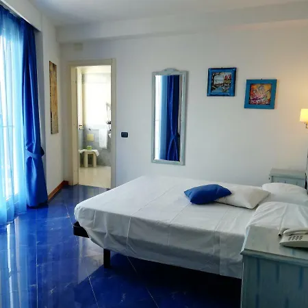 Blue Moon 3*